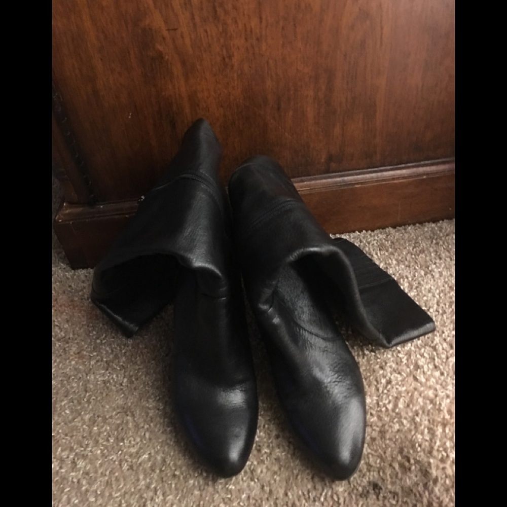 Banana republic boots size:9